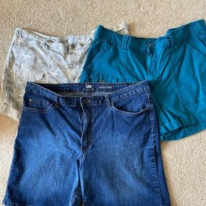 Bundle Women's Teal, Denim & Beige Camo Shorts Trio size 18